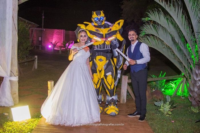 Bumblebee e bastões de led: