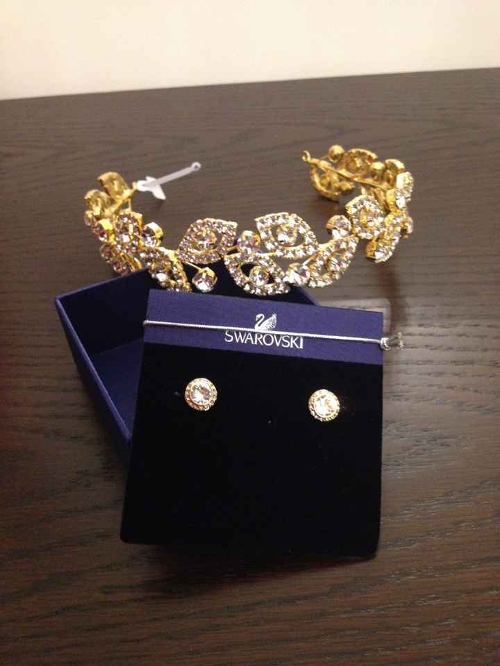 Brinco e tiara 