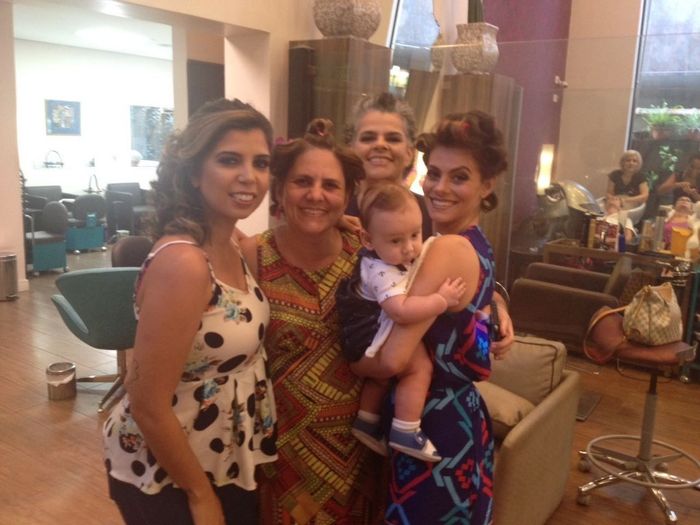 Minha mãe, minha tia, minha madrinha e o Guigui