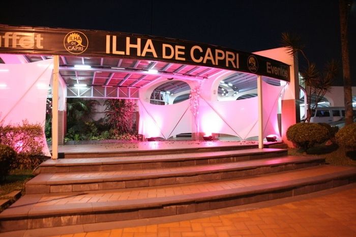 Faxada da entrada do salão