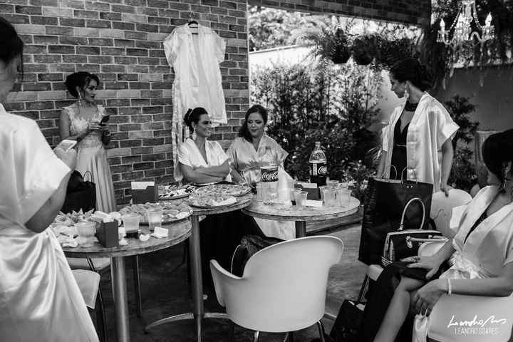 Amigas no lanchinho do dia da noiva 