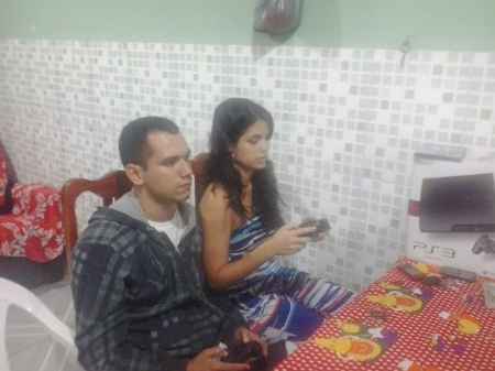 E a gente se amarra em jogar ps3 *-* rs 