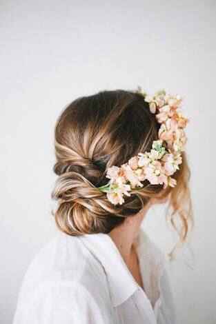 Penteado com flores - 9