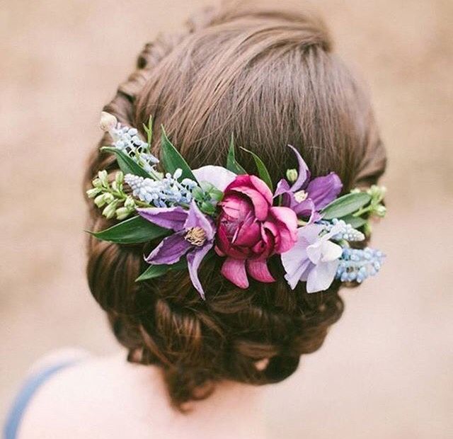Penteado com flores - 12