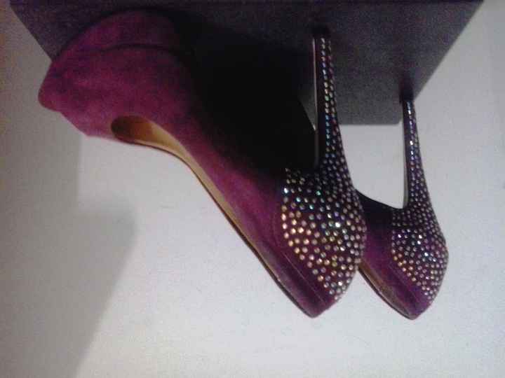 sapatos da mesma cor do buque