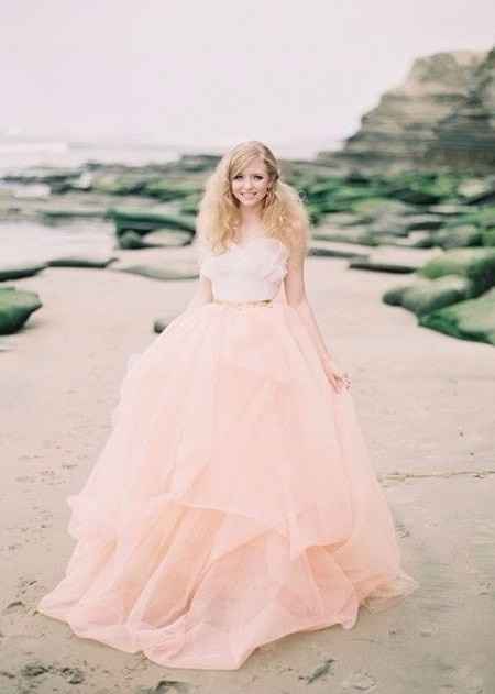 Não gosto deste modelo de princesa, e além de ão ser branco!