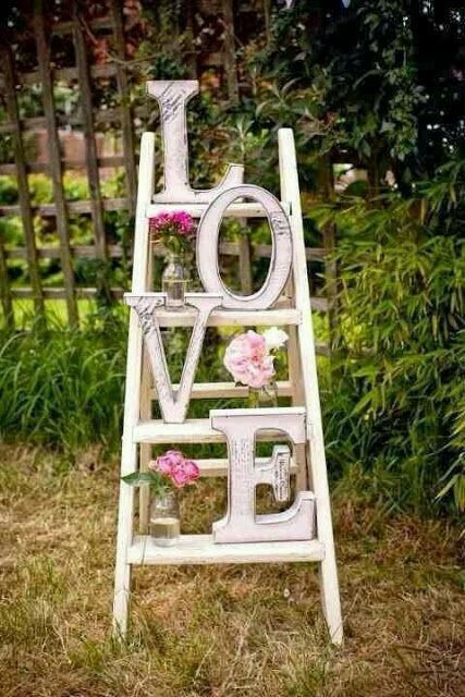 Alguém tem algum modelo daquelas letras grades "love" - 1