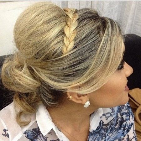 Penteado preso com trança