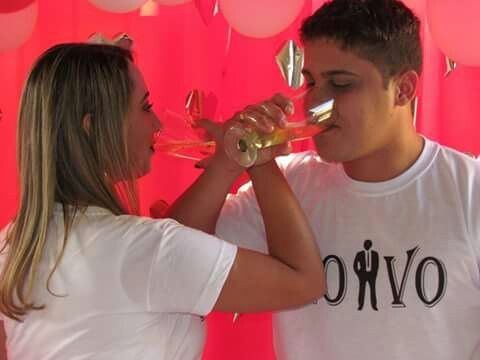 Enfim noivos; vem veer ... - 2