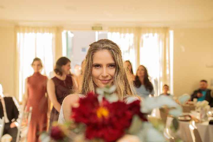 PRESTES A JOGAR O BOUQUET