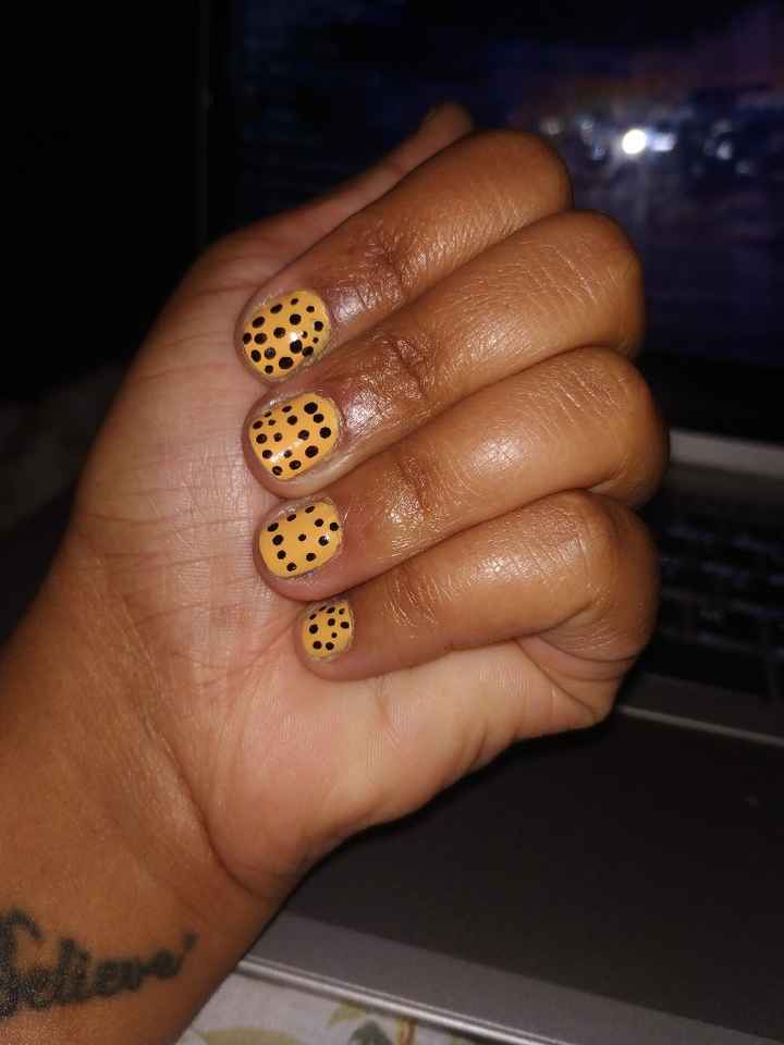 Revele sua cor de esmalte preferida - 1