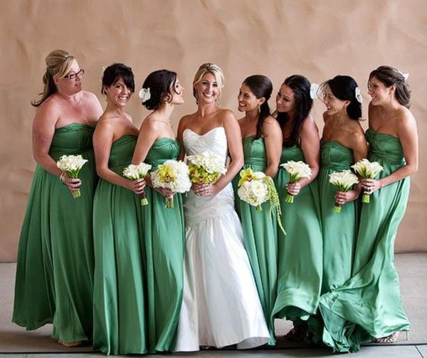 Posso colocar os padrinho de gravata verde escuro e as madrinhas de vestido verde claro? 2