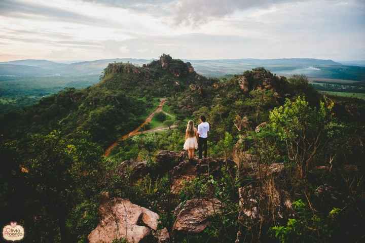 ENSAIO PRÉ-WEDDING: PIRENÓPOLIS COMO PALCO ♥ .