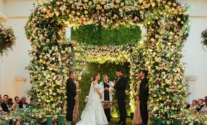 Arcos de flores no casamento : do altar aos penteados! 9