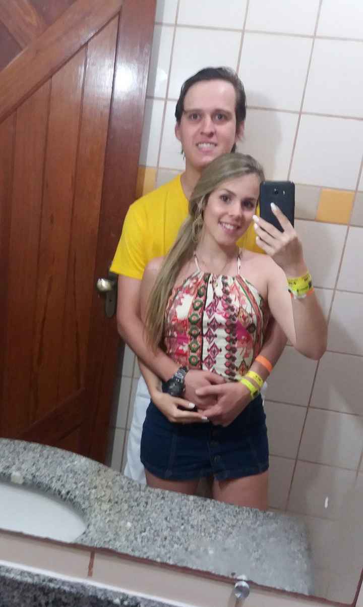 Meio bebados kkkk
