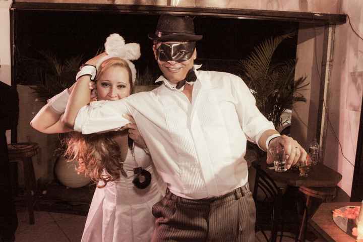 FANTASIAS PARA O FIM DA FESTA