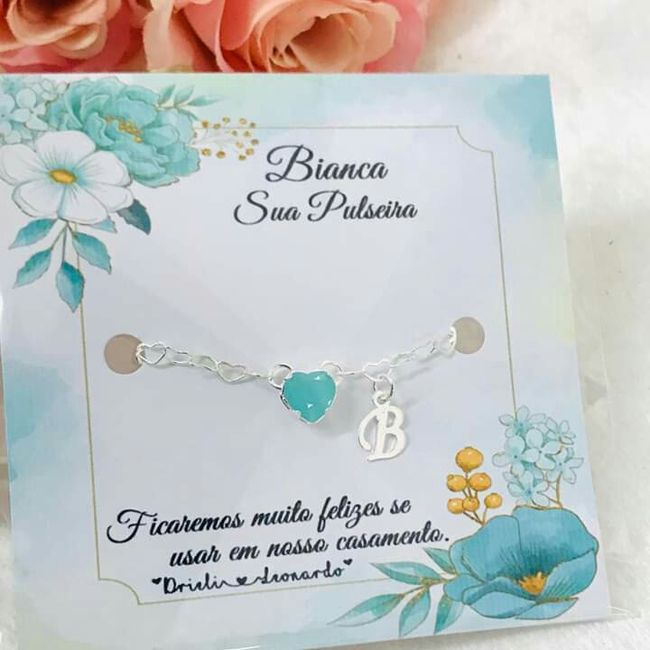 Olá, noivinhas!! o que vocês acham dessas pulseiras para mandar na caixa das madrinhas? 2