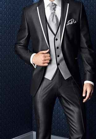 Meu traje para aguardar ela no altar. . . 
