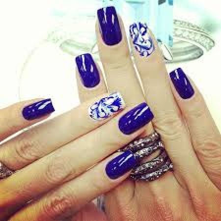 6 -  Unhas decoradas em azul