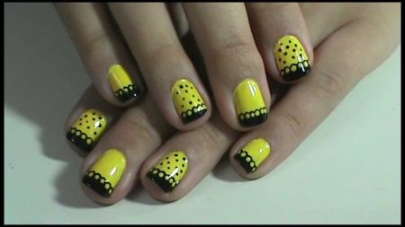 7 - Unhas decoradas em amarelo