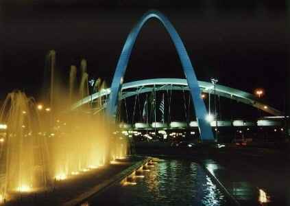 Praça e ponte Metálica(avenida da prefeitura)
