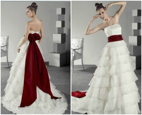 Vestido com detalhe vermelho