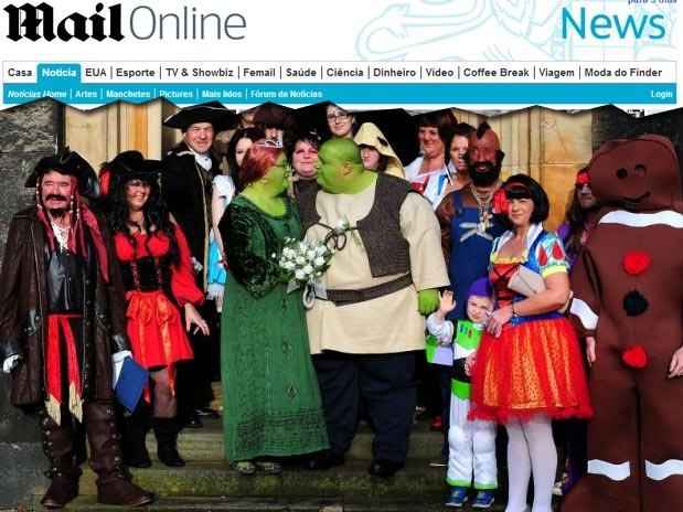 Vestidos de Shrek e Fiona, ingleses fazem 'casamento de conto de fadas'