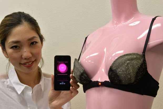 Empresa japonesa exibe sutiã que só abre 'por amor' ou desejo sexual