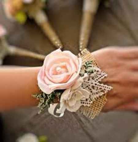 corsage