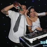 Eu e meu marido ( momento Dj rsrs )
