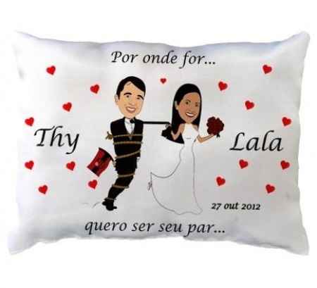 Gente to pensando em fazer almofadas personalizadas para padrinhos oque acham alguem fez? - 1