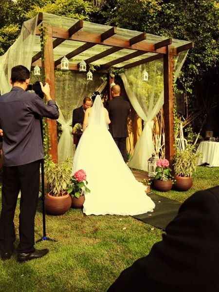 ENFIM CASADOS