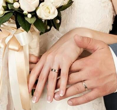 Qual modelo de aliança você prefere,  chamativa ou simples ? - 7