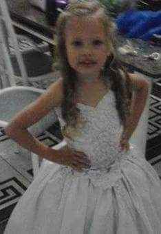 Minha daminha vestida de "frozen", kk, # vemver. . - 2