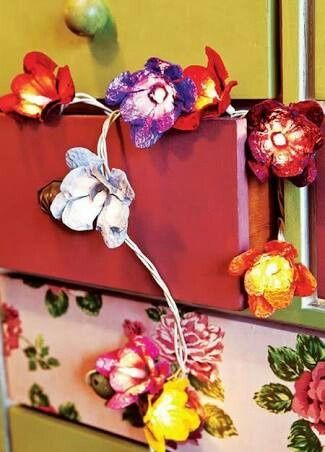 Diy: como fazer flores e luminÁria com caixa de ovo - 14
