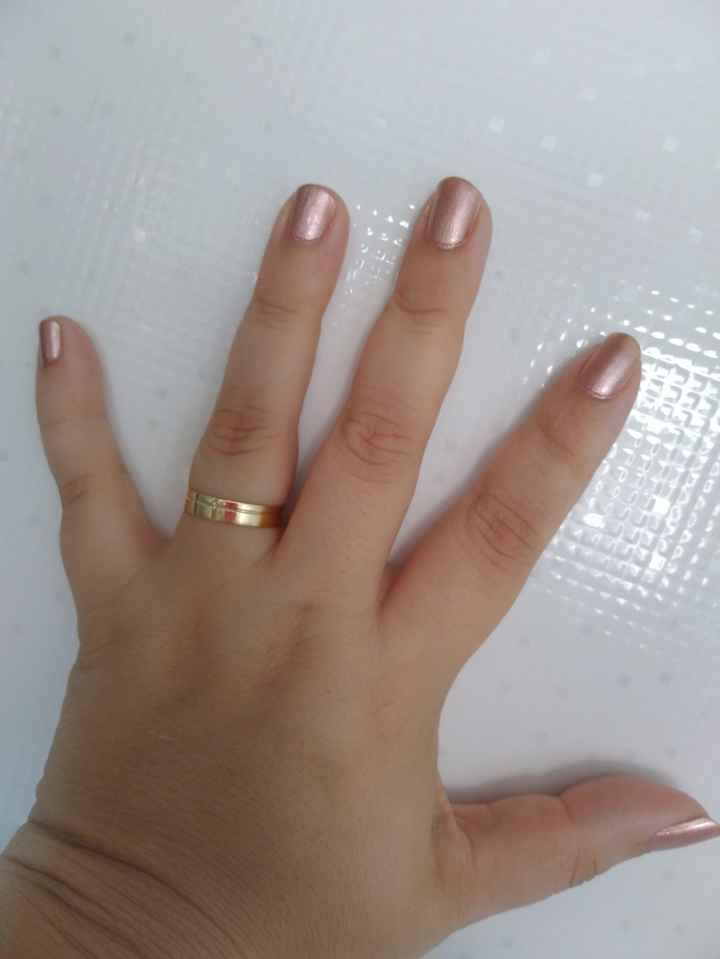 📸 Poste uma foto exibindo o seu anel de noivado ou aliança de casamento - 1