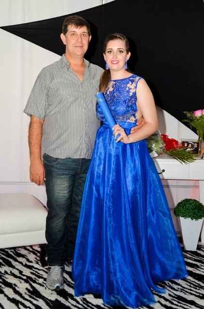 todas as fotos "oficiais" tirei aqui... é o meu pai (ele tem problema como ternos, olha a foto de ci