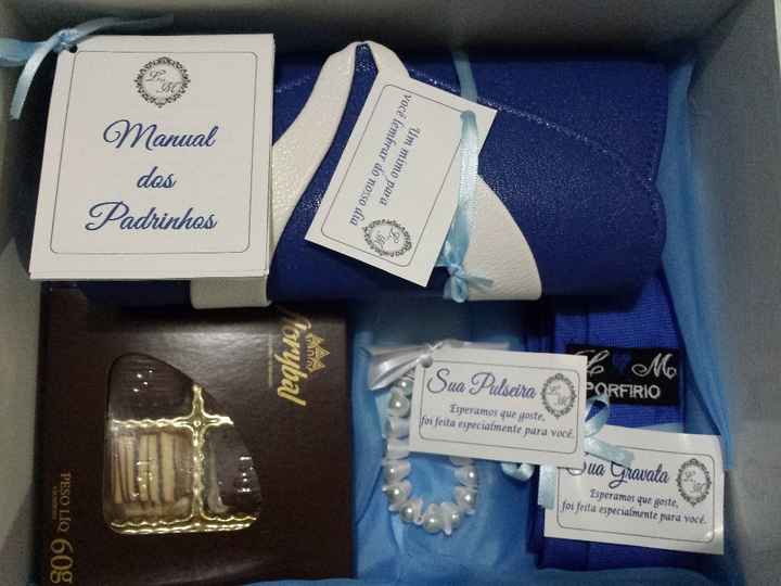 Convite padrinhos do religioso -  Bolsa, caixa de bombom, pulseira, gravata, manual.