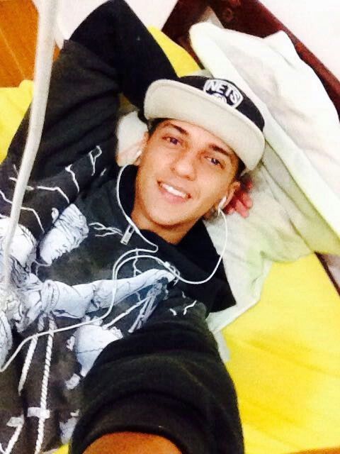 Brincadeira de noiva: qual a  foto mais bonita de vcs - 1