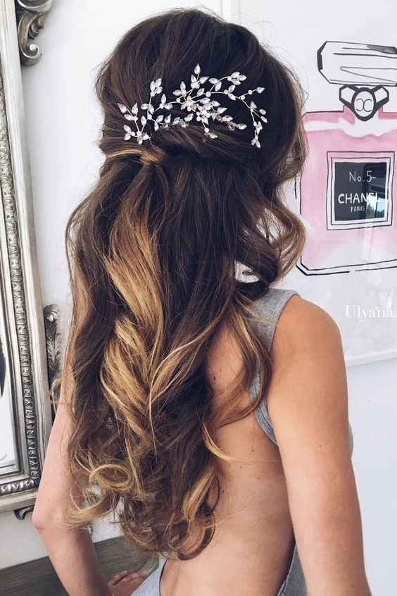 Penteado Preso longo  