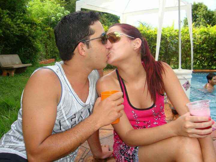 Dia do beijo! mostre uma foto de você e seu dando um beijinho!!!! - 1