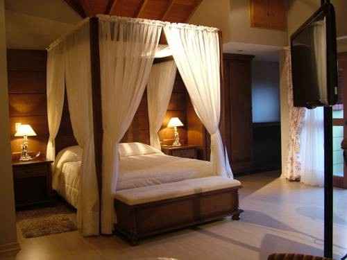 Cama casal.