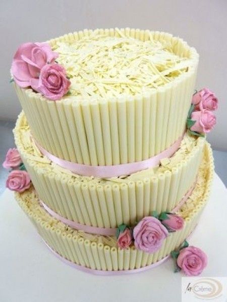 Bolos de casamento com cobertura de chocolate branco