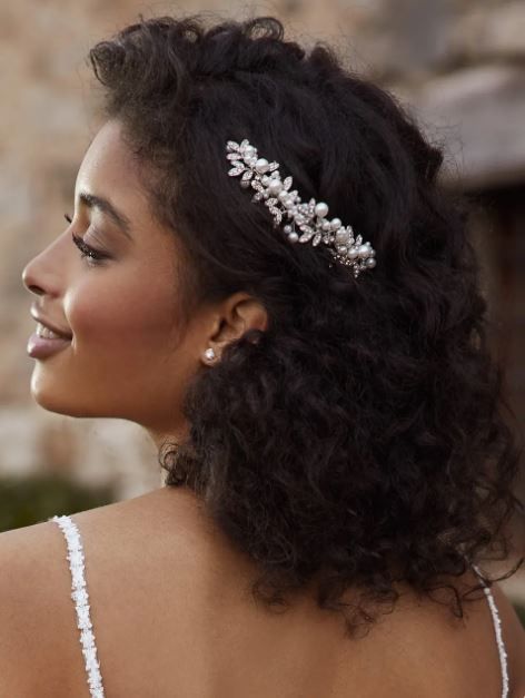Vai casar no civil? 4 ideas de penteado para você! 4