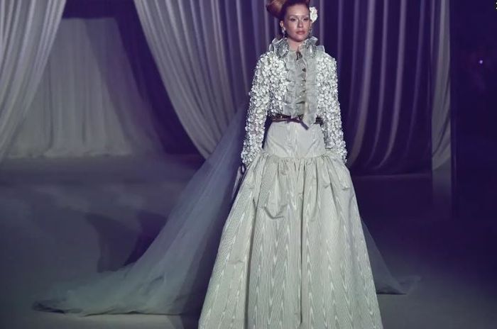 Venha ver o vestido de noiva de Marina Rui Barbosa em Paris! 3