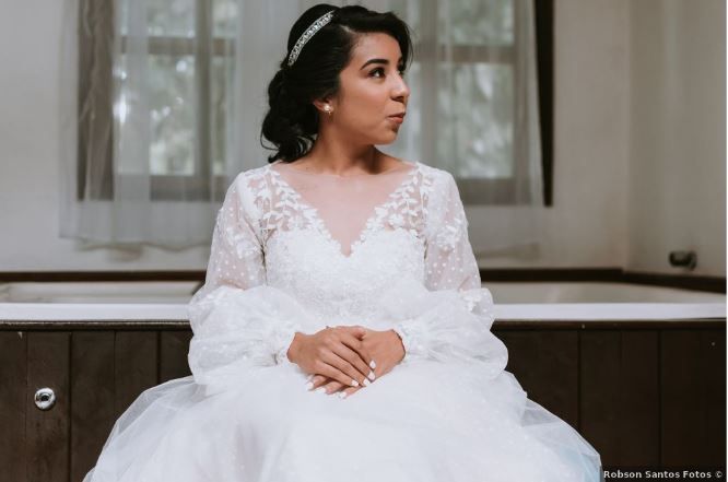 Já escolheu o modelo do seu vestido de noiva?👰 1