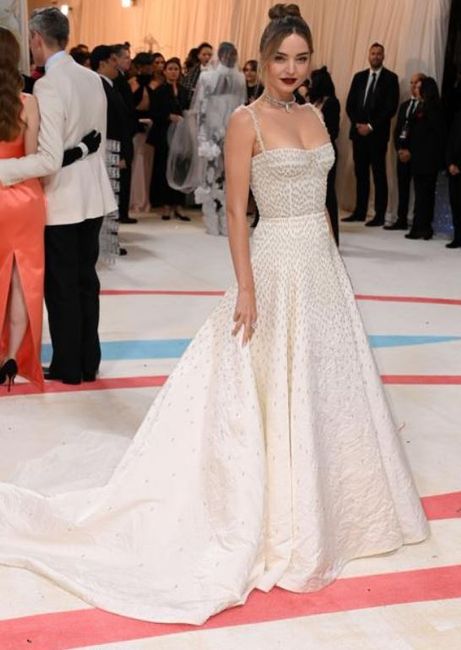 TODO mundo de BRANCO no tapete vermelho do MET GALA 2023 10