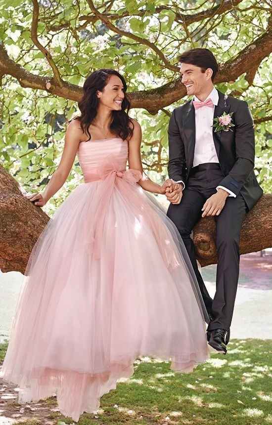 Outubro Rosa: Inspiração de vestidos de casamento em rosa