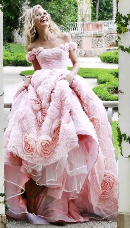 Outubro Rosa: Inspiração de vestidos de casamento em rosa