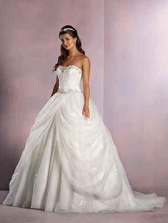 8 vestidos de princesa que vão fazer você se apaixonar! 